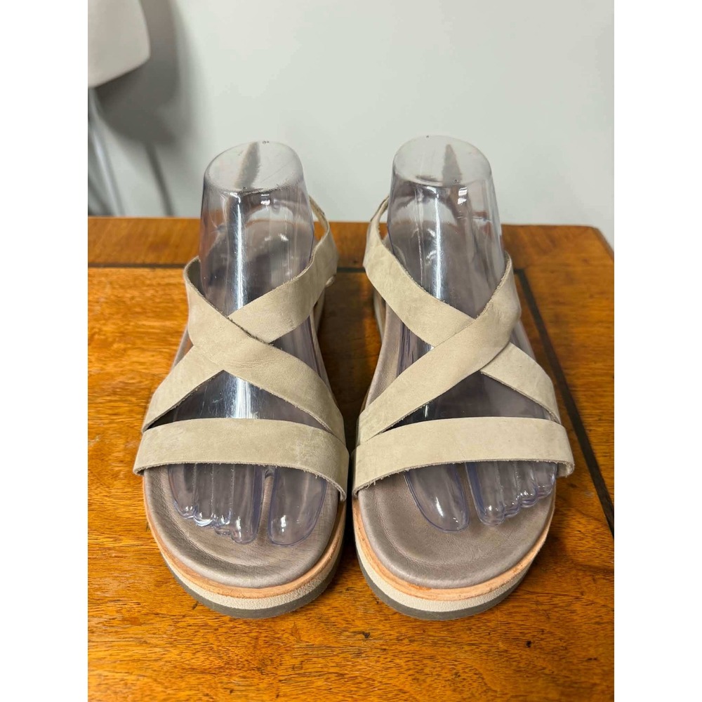 Merrell Womens 9 Taupe Sandals Moon Performance Strappy Suede Slingback J001114